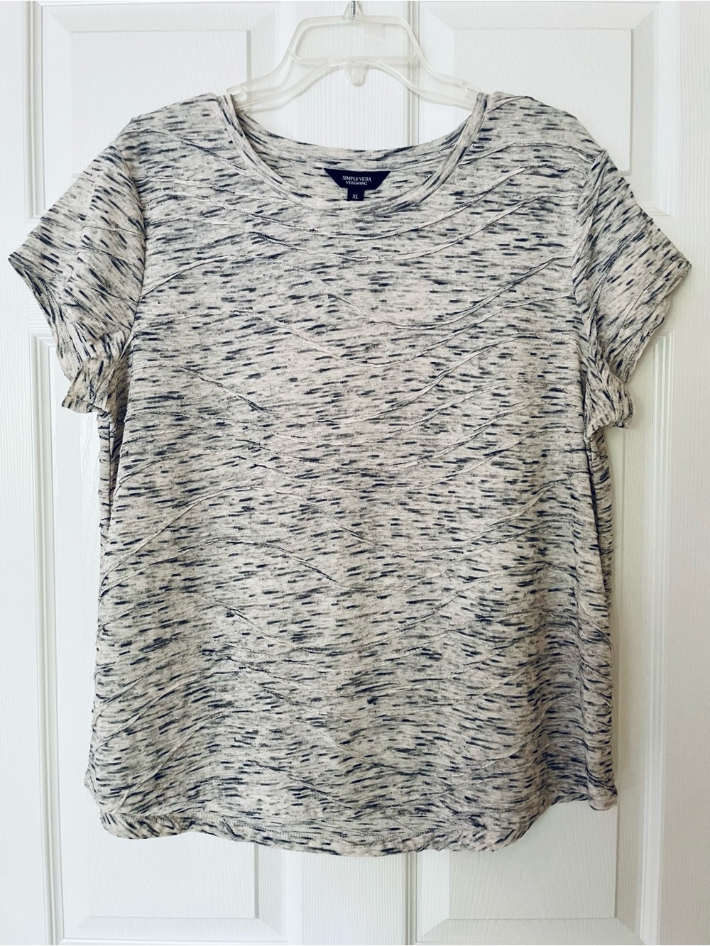 EUC Simply Vera Vera Wang Ripple Textured Short Sleeve Tee